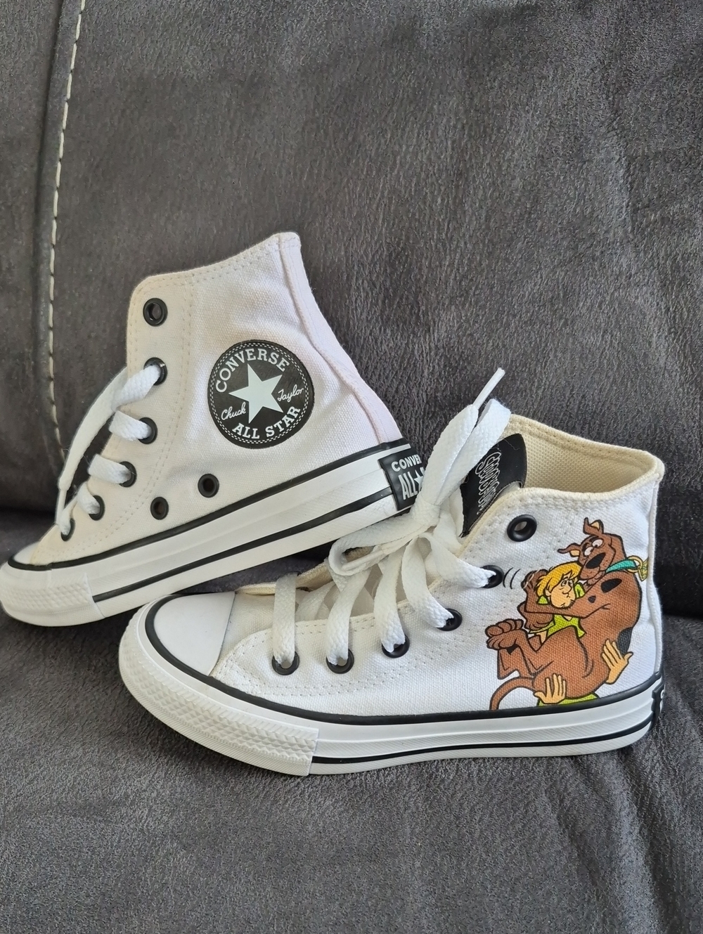 Converse Kids White High Top Sneakers Scooby-Doo Size 11